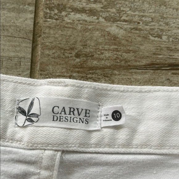 Carve Designs White Distressed Jean Shorts Cut-Off Style - Picture 2 of 9